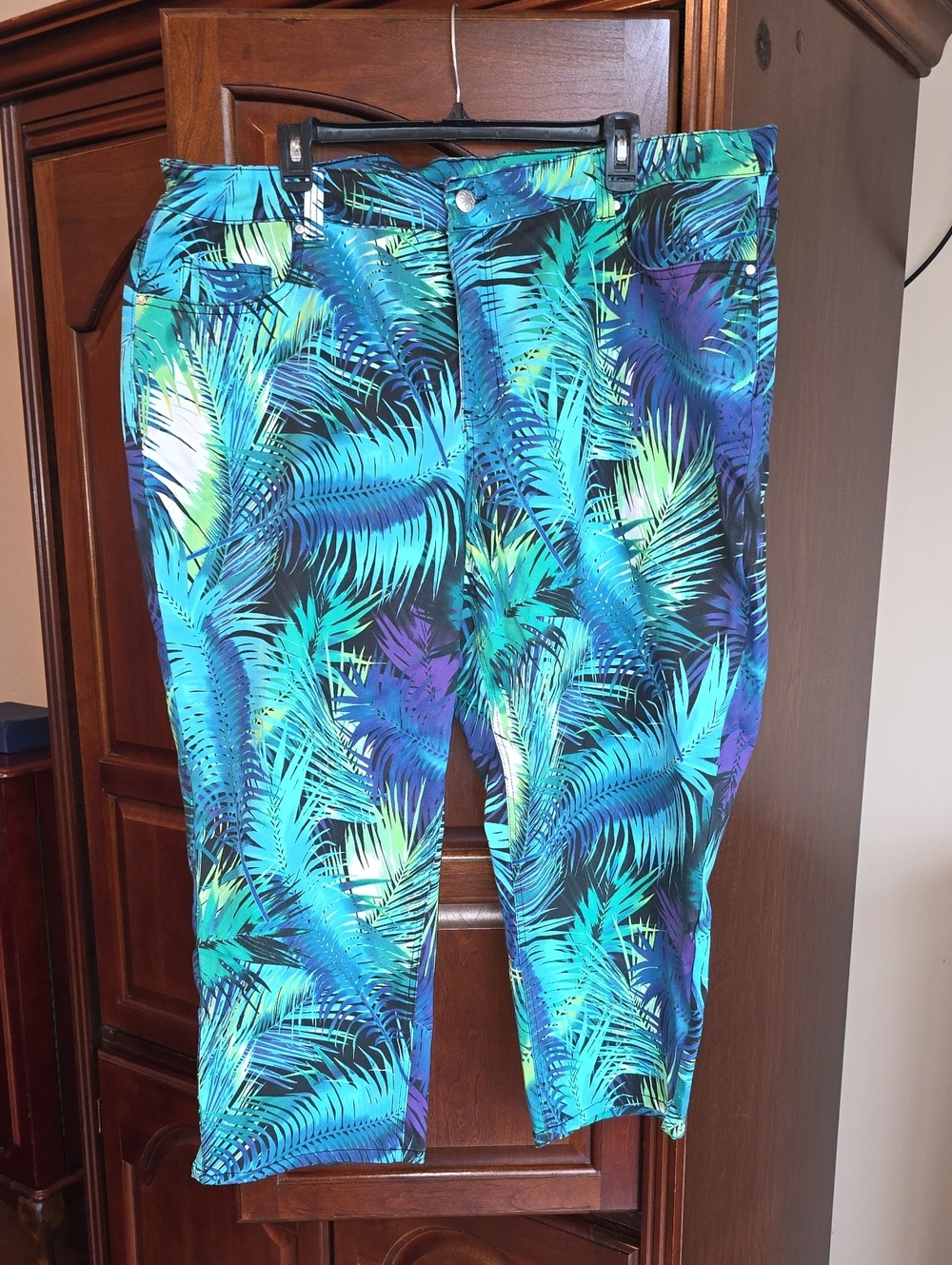 Catherines Tropical Palm Print Capri Pants 24w